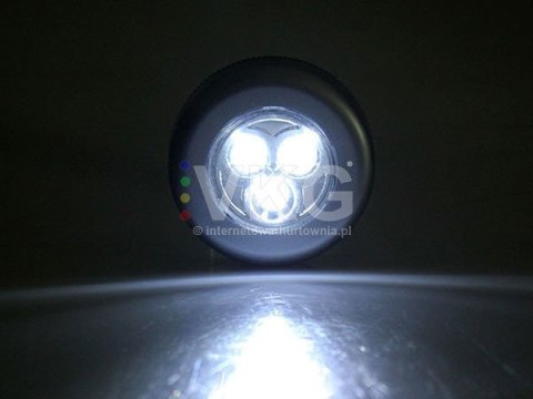 LAMPKA 3 LED SAMOPRZYLEPNA BATERIE DOTYKOWA LAMPKA 3 LED SAMOPRZYLEPNA BATERIE DOTYKOWA