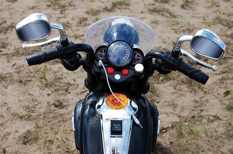 CHOPPER aku dziecięcy 25W 3 koła max 25kg pierwszy motor CHOPPER aku dziecięcy 25W 3 koła max 25kg pierwszy motor