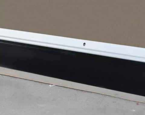 Listwa uszczelniająca FOXI ALU 125cm szczotka wys 76mm Listwa uszczelniająca FOXI ALU 125cm szczotka wys 76mm