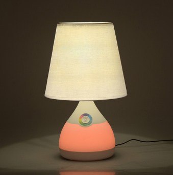 Lampka nocna diody LED dotykowy włącznik kolory RGB podstawy. Lampka nocna diody LED dotykowy włącznik kolory RGB podstawy.